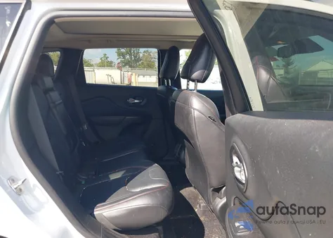 2014 Jeep Cherokee Trailhawk из США, поврежденный, VIN 1C4PJMBSXEW147092